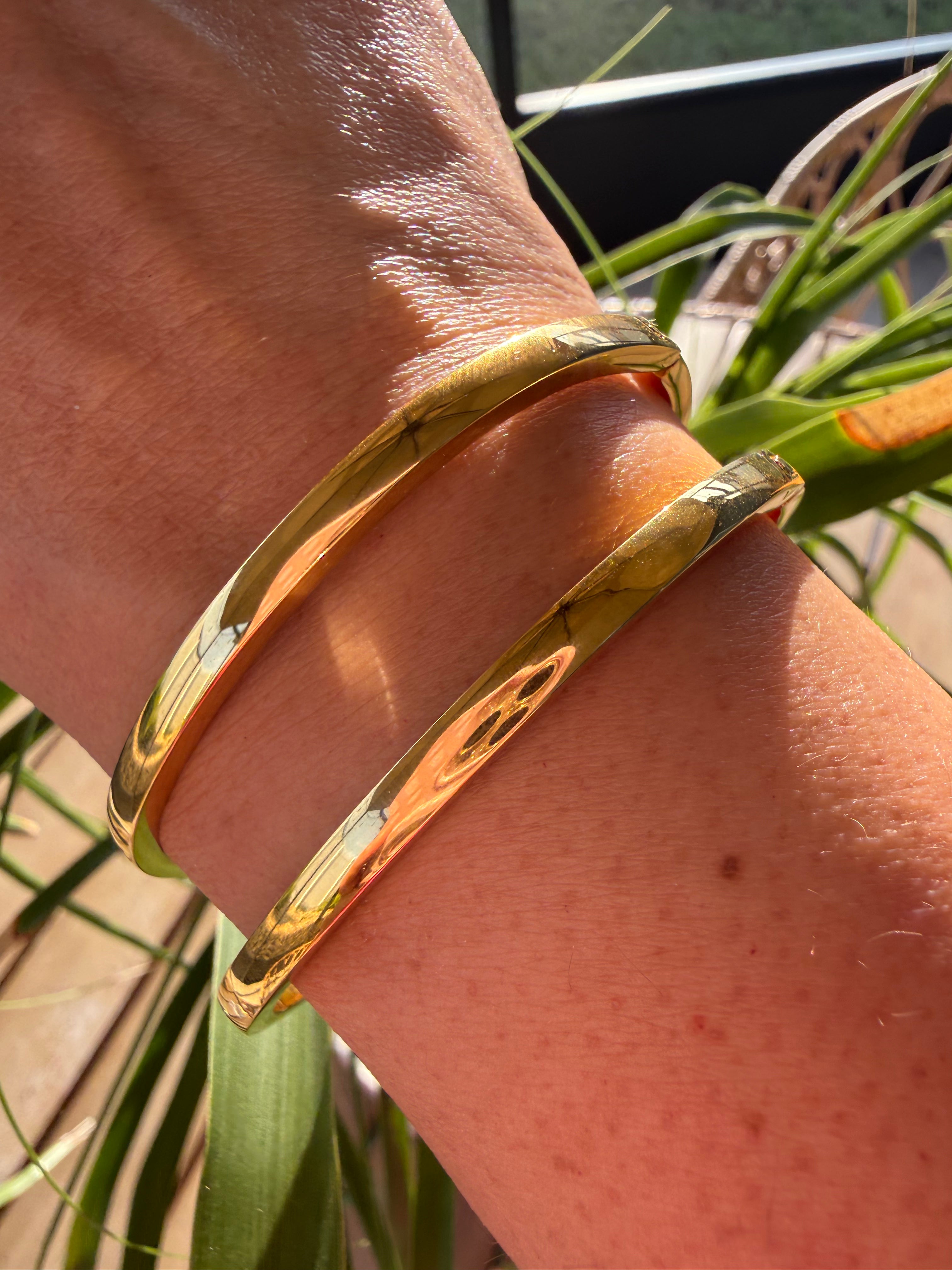 Essential Gold Bangle